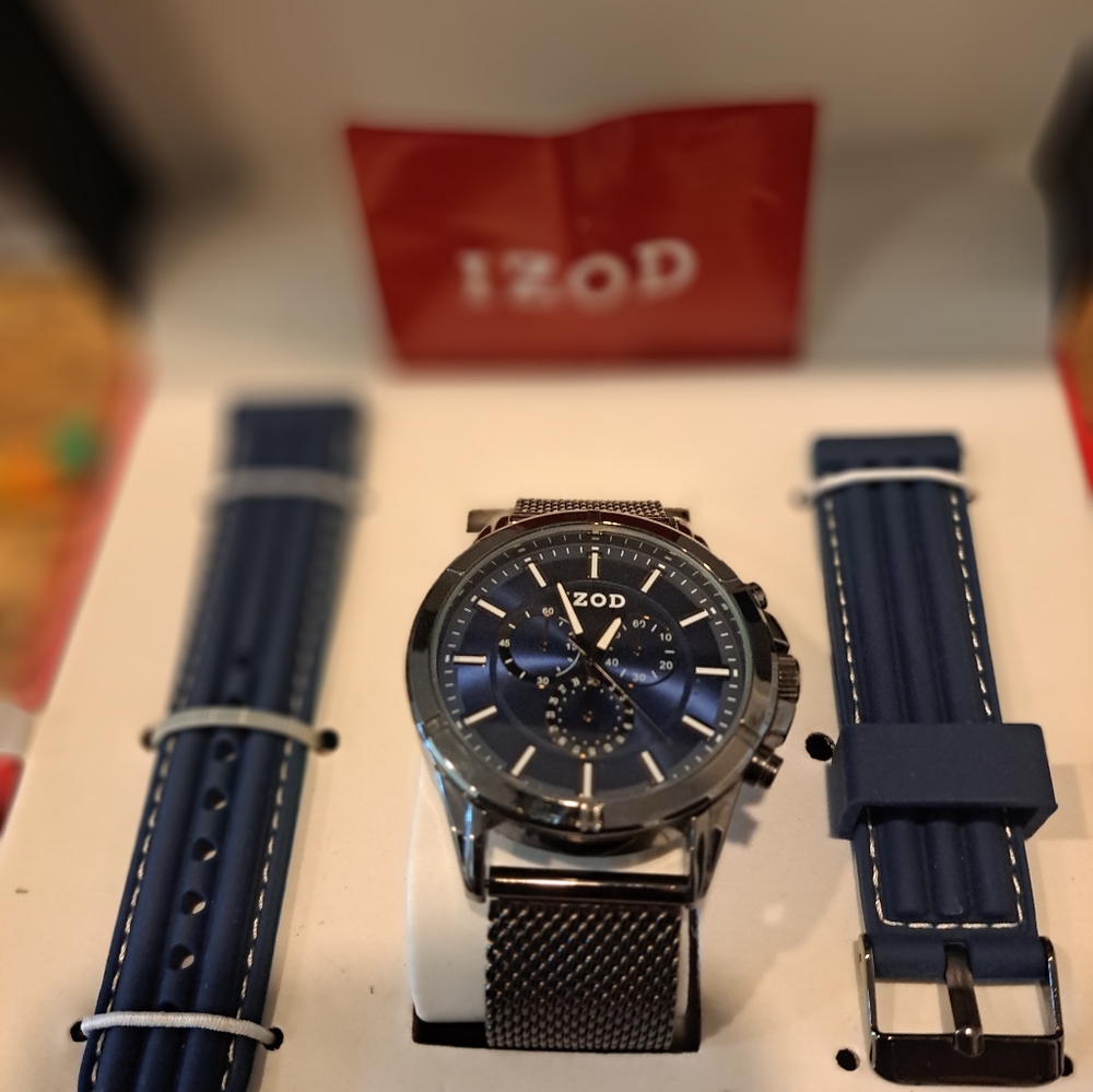 IZOD AUTHENTIC WRIST WATCH